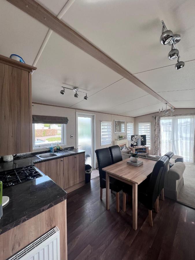 Norfolk Caravan Staycation Pet Friendly Belton with Browston Exterior foto